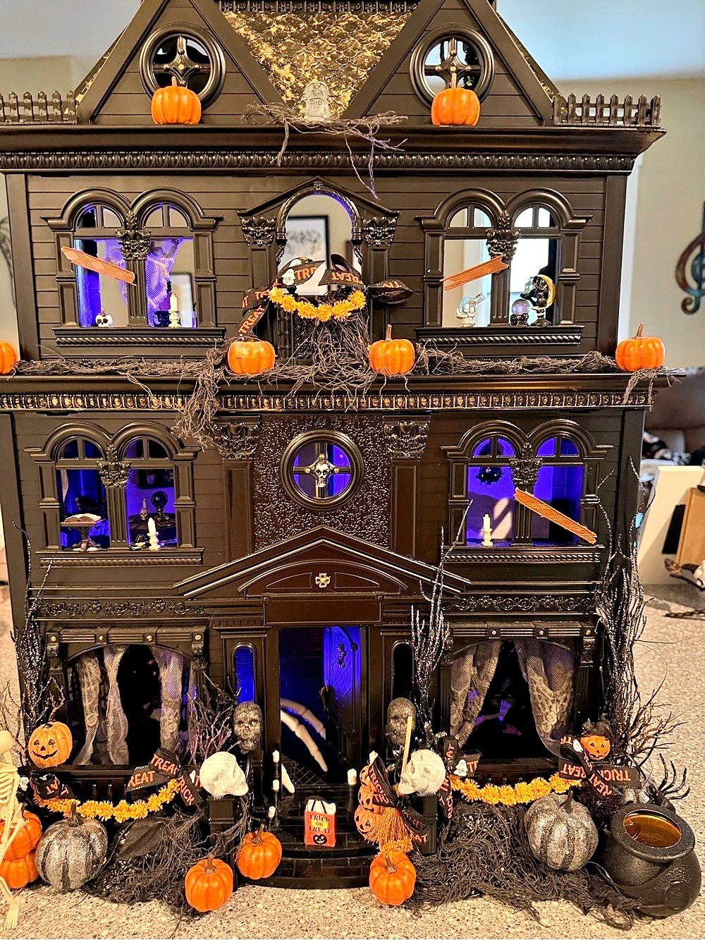 Haunted House Halloween Decor in Black & Orange Like New